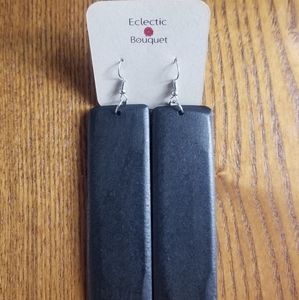 BLACK WOOD RECTANGLE SHAPED EARRINGS